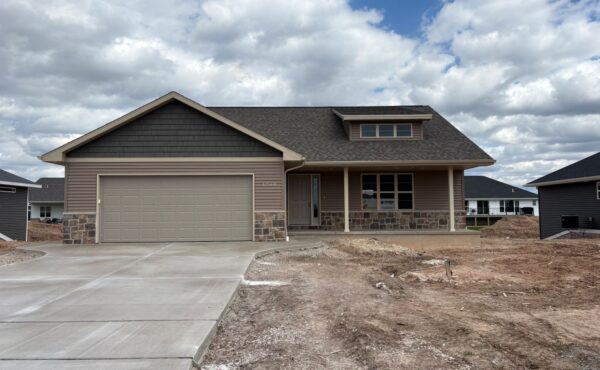 1260 Putnam Drive (Lot 11 Crest Estates), Pulaski, WI 54162