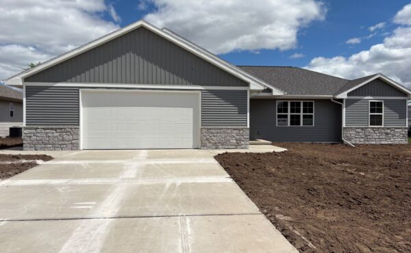 1246 Putnam Drive (Lot 9 Crest Estates), Pulaski, WI 54162